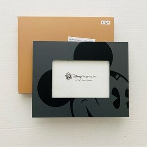 NEW IN BOX Mickey Mouse picture frame 4x6”